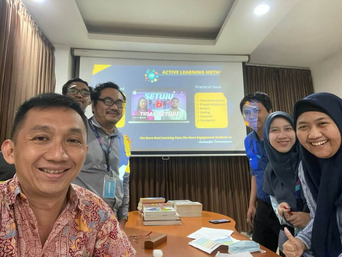 Modern teaching skills in Indonesia