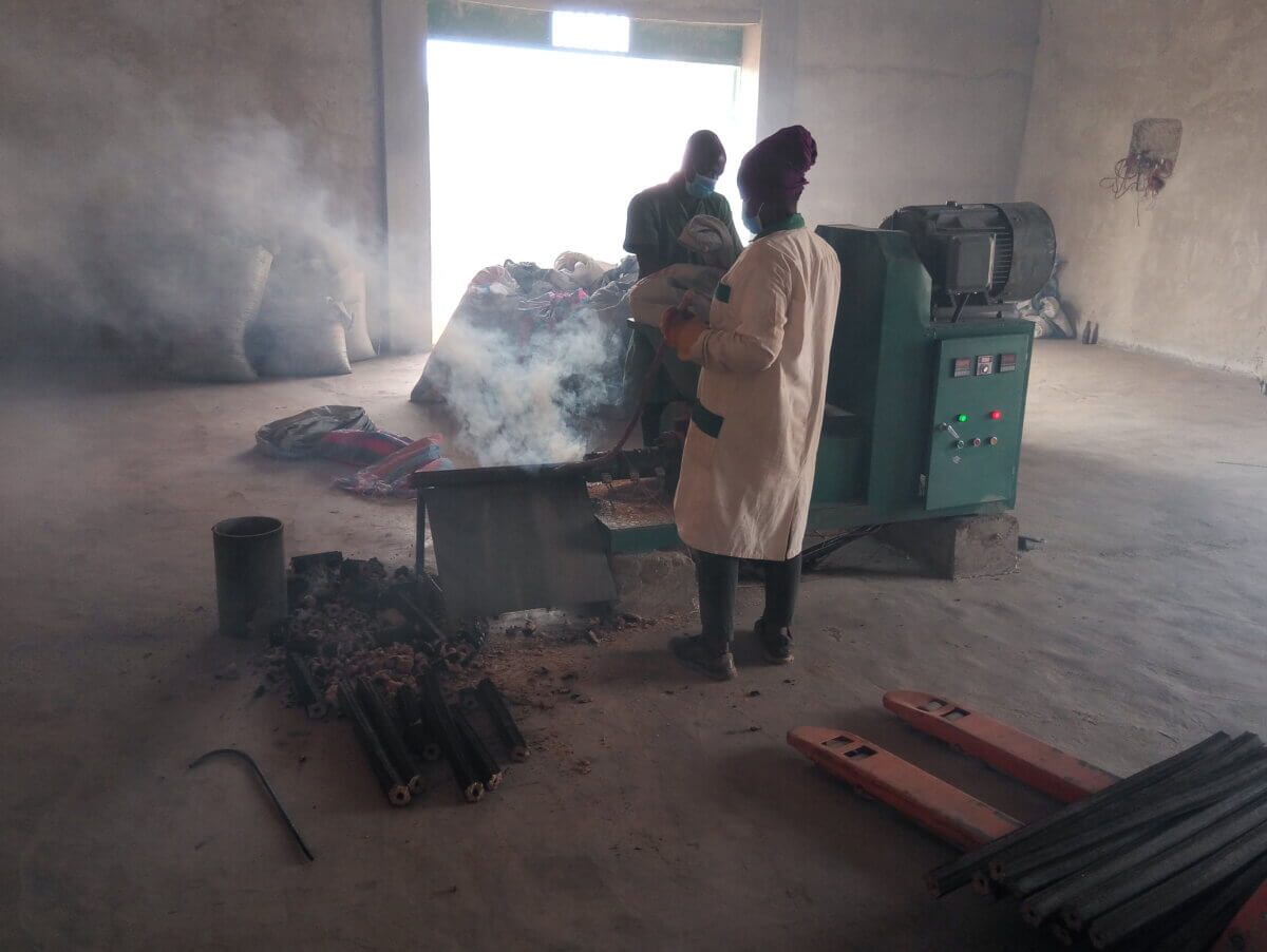 Wart Mandersloot, Ghana, Wast, Rice husk